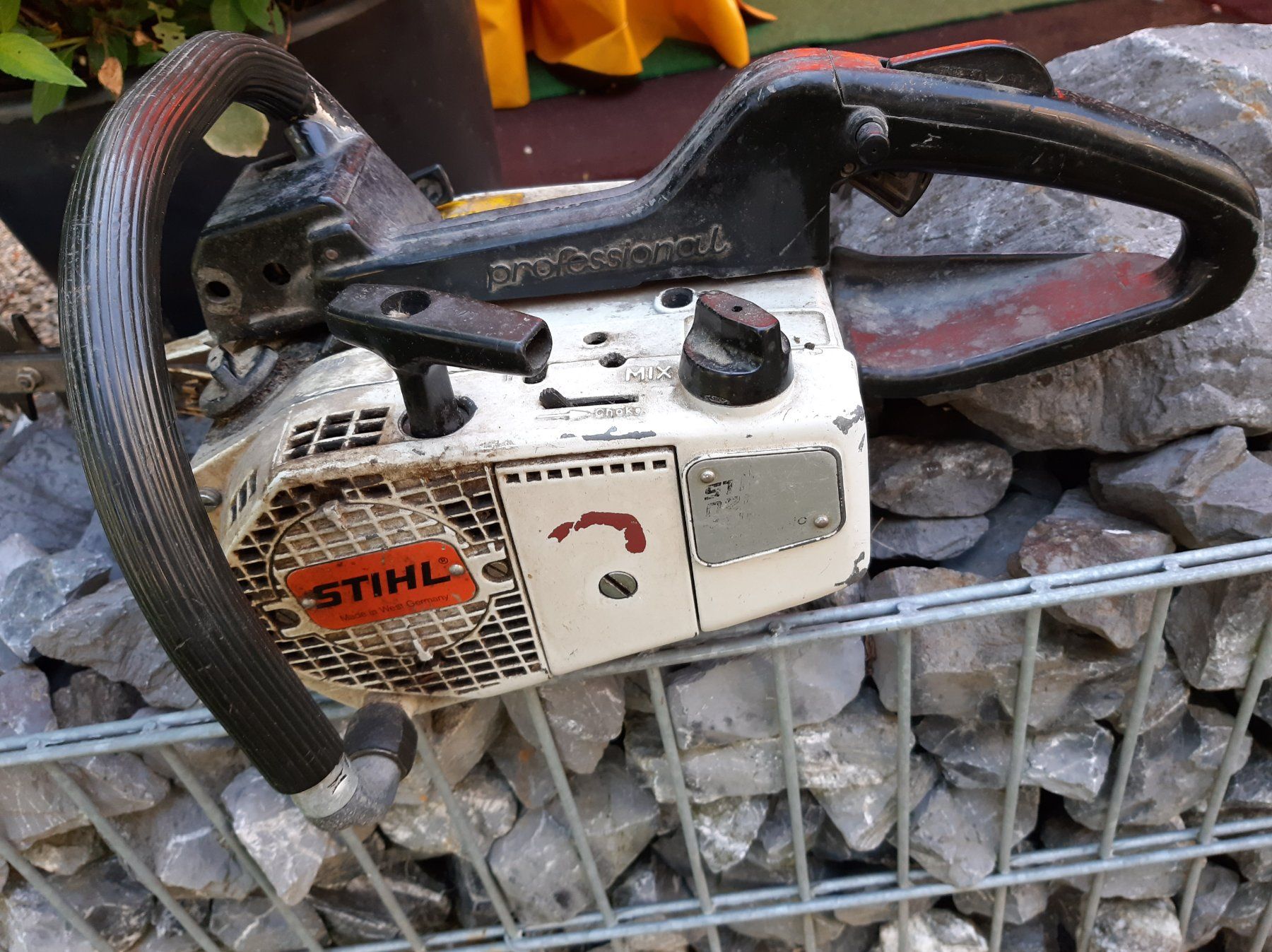Stihl Tutti gli attrezzi: Ältere Stihl Motor-Heckenschere – Usato da Schlatt TG venduto da Lumpel 3