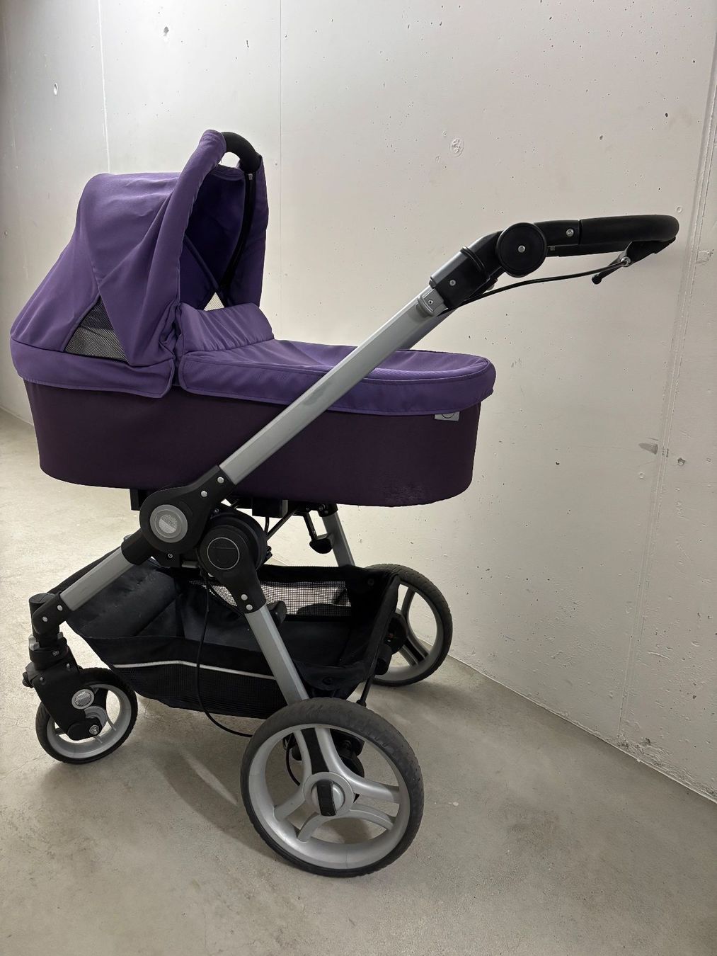 Teutonia Carrozzine: Teutonia Kinderwagen (Säugling - Junior), Wintersack, robust – Usato da Uster venduto da maguro