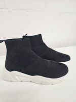 NEU Sneakers Schlupf schwarz Gr. 38