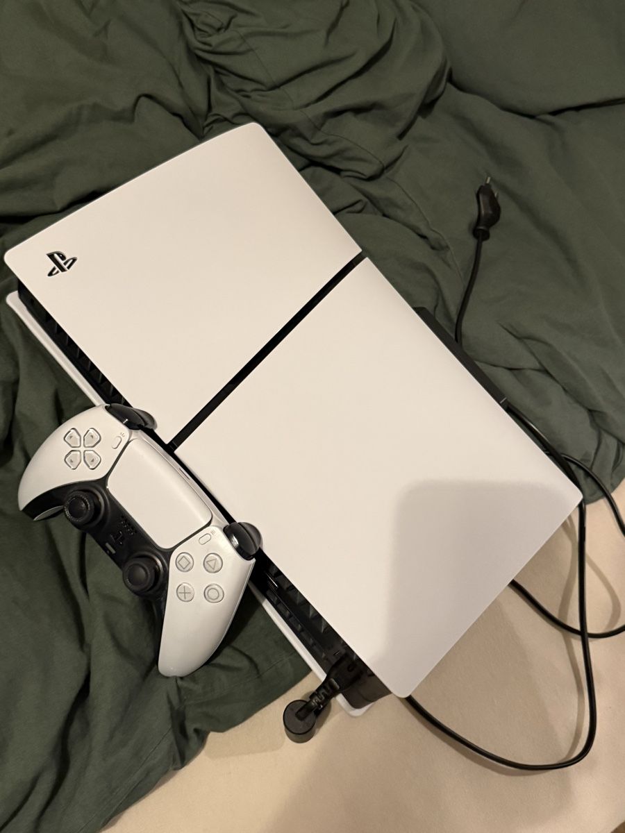 Sony Consoles: PlayStation 5 Slim Disc edition – D'occasion à Turgi par ide_9dnd