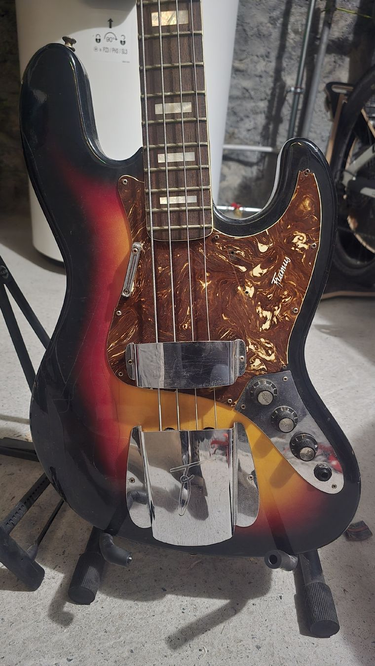 Framus Instruments de musique: Jazz basse Framus de 1969 – D'occasion à Martigny par fre_s52s