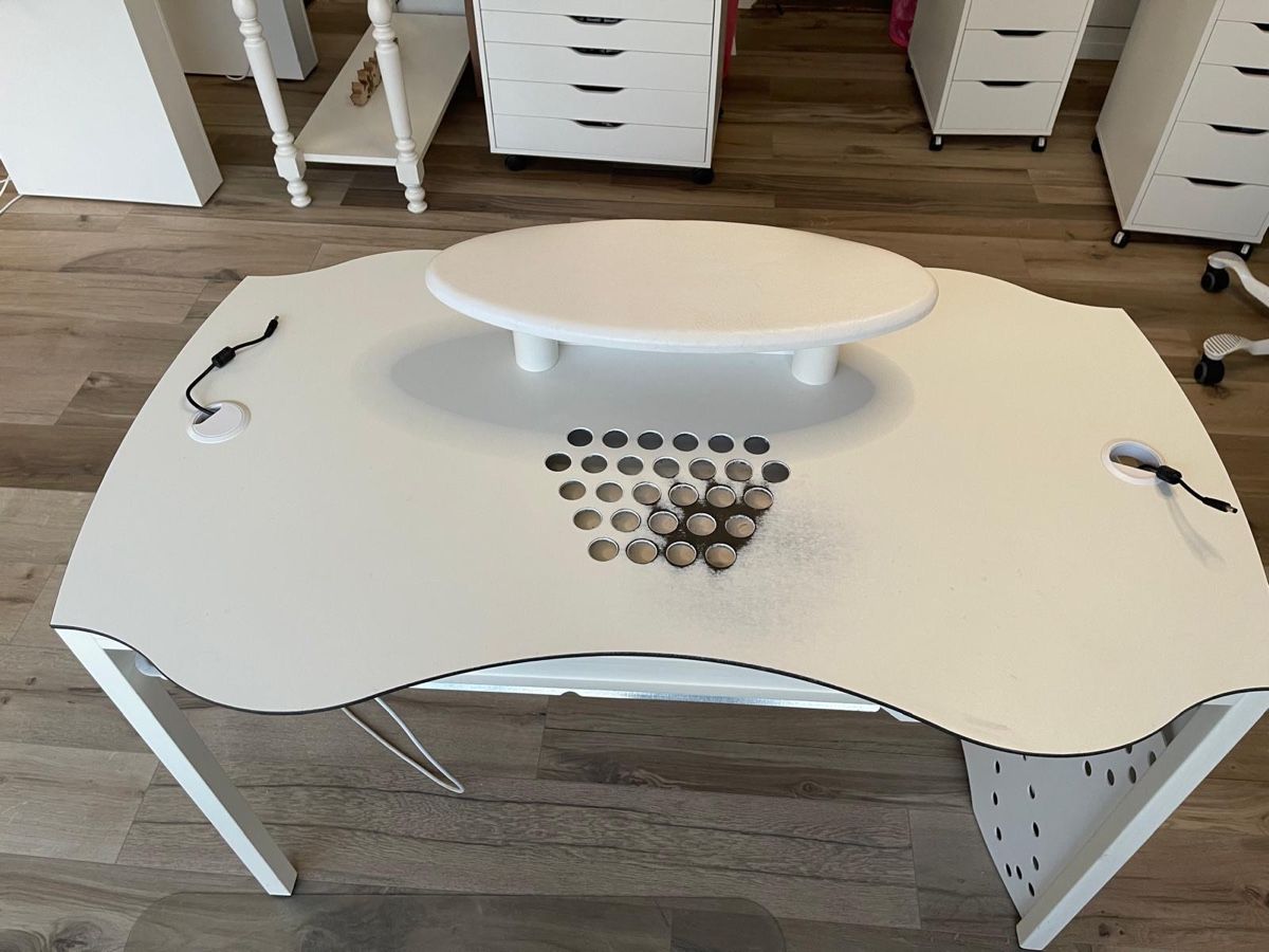 Tische: Nailtisch Jenny Swiss – Gebraucht aus Spreitenbach von jml57 1
