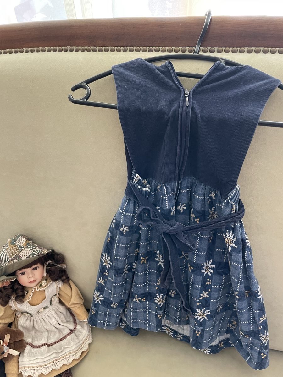 Vestiti & Gonne: Mädchen Dirndl Trachtenkleid Gr 104 dunkelblau  – Nuovo (secondo la descrizione) da Emmenbrücke venduto da Ladyboutique 2