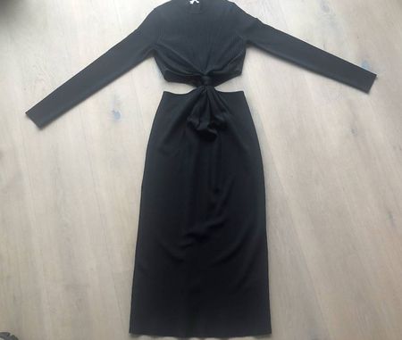 Neuwertiges Cut-Out Kleid