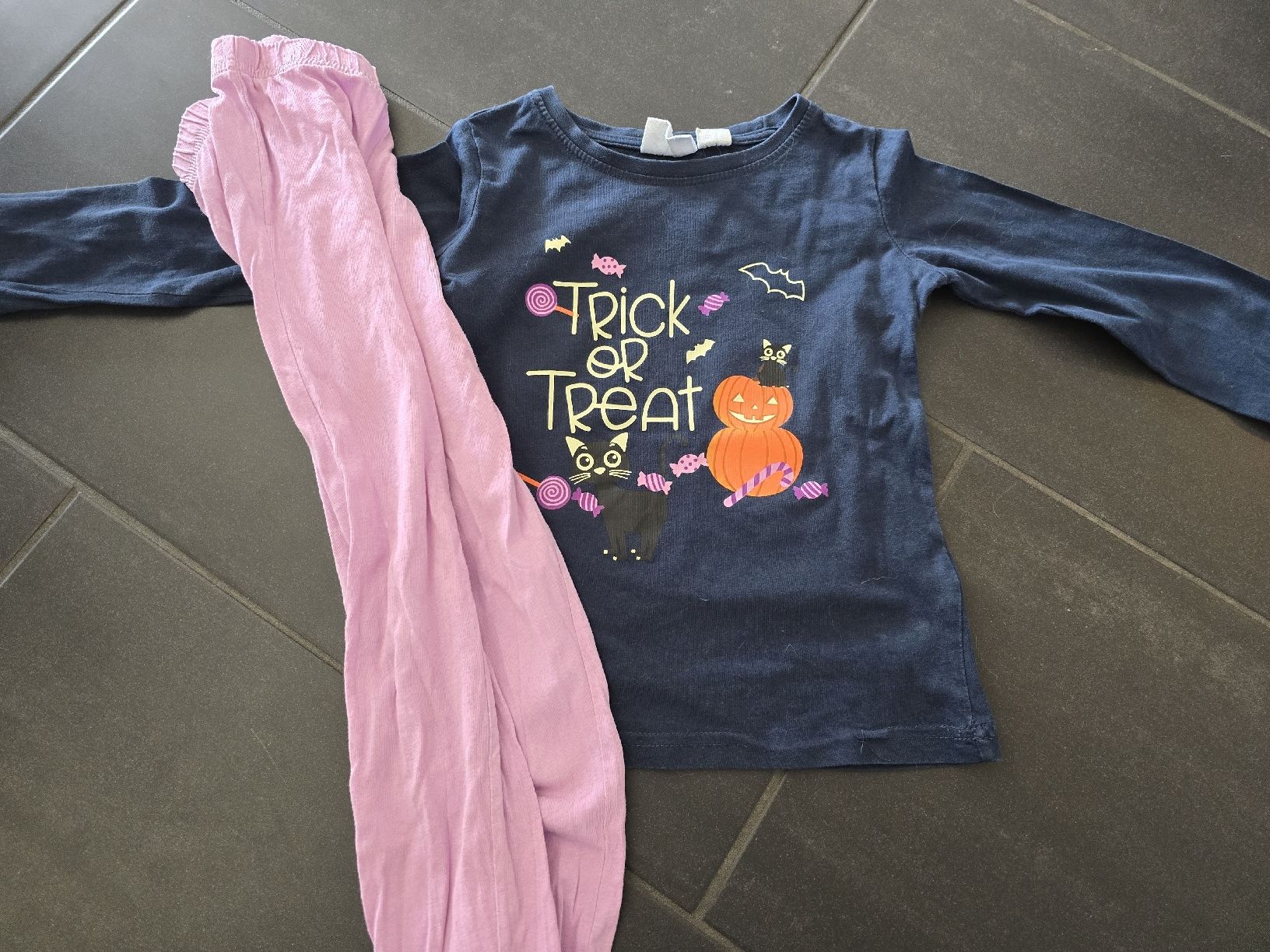 Pigiama & Simili: Halloween Pyjama Gr. 104-110 – Usato da Unterentfelden venduto da Panda-87