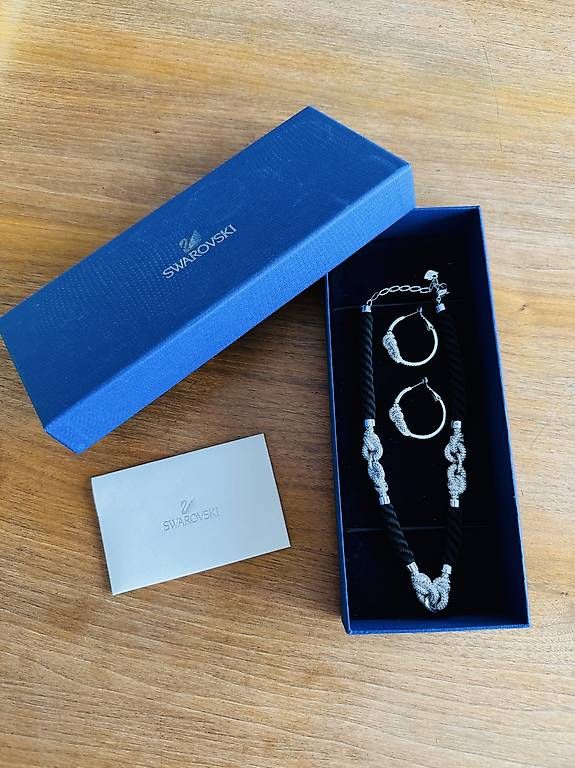 Colliers: Swarovski Collier und Creolen – D'occasion à Reiden par clou25