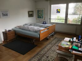 2 Pflegebett höhenverstellbar mit Rollen guter Zustand