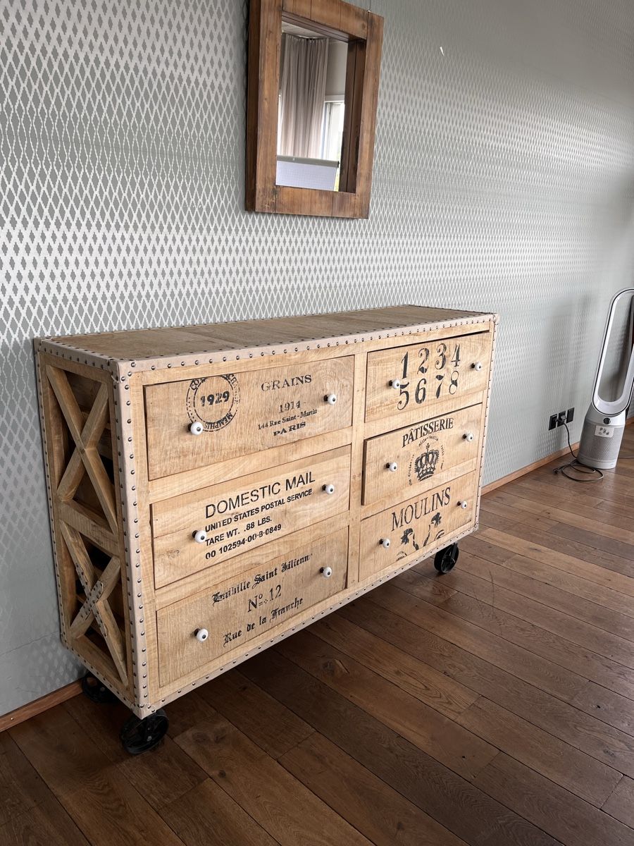 Commodes: Sideboard mit 6 Schubladen – D'occasion à Bern par lecoqestmort12