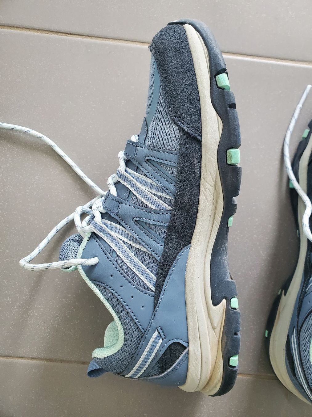 Skechers Scarpe da donna: chaussures SKETCHERS OUTDOOR – Nuovo (secondo la descrizione) da Montsevelier venduto da Sherlock007 1