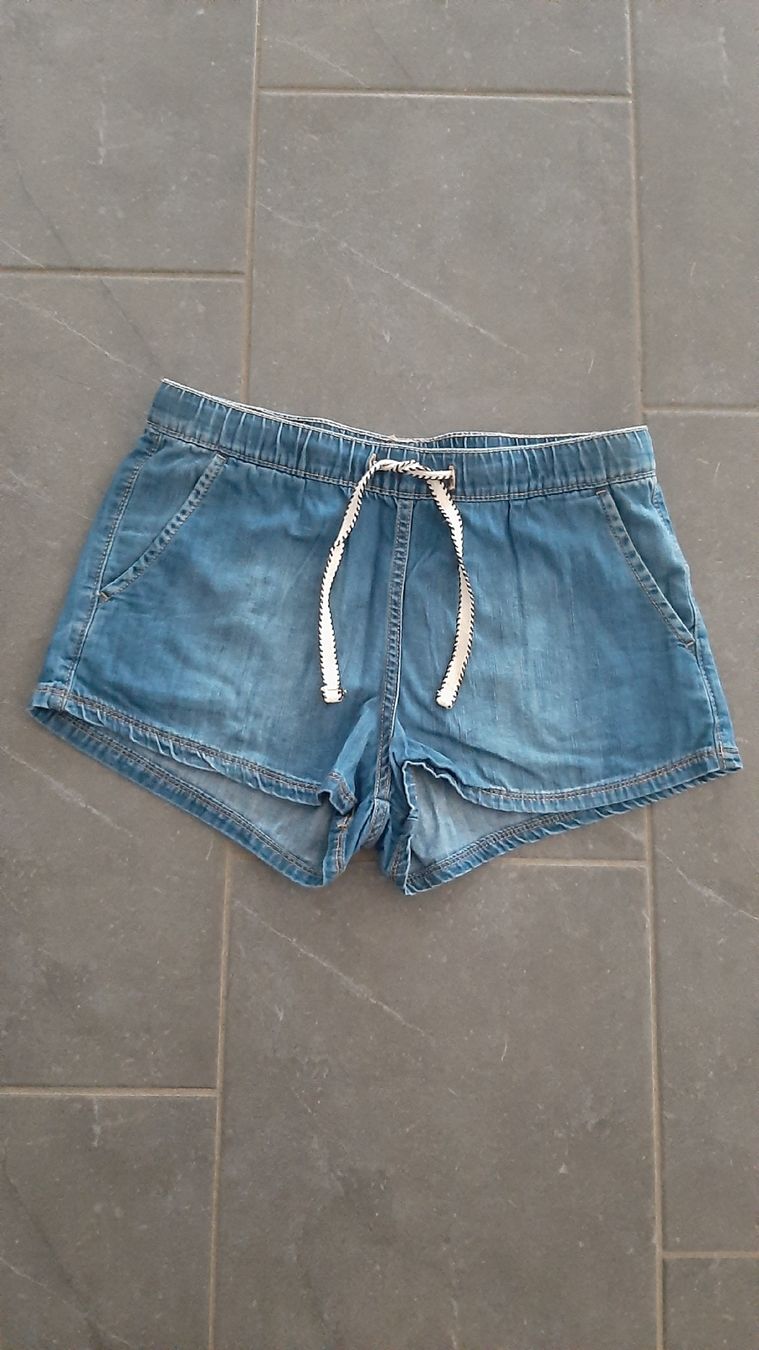 Roxy Jeans: Roxy Jeansshorts Grösse XS – D'occasion à Dübendorf par Luuuusmeitli12