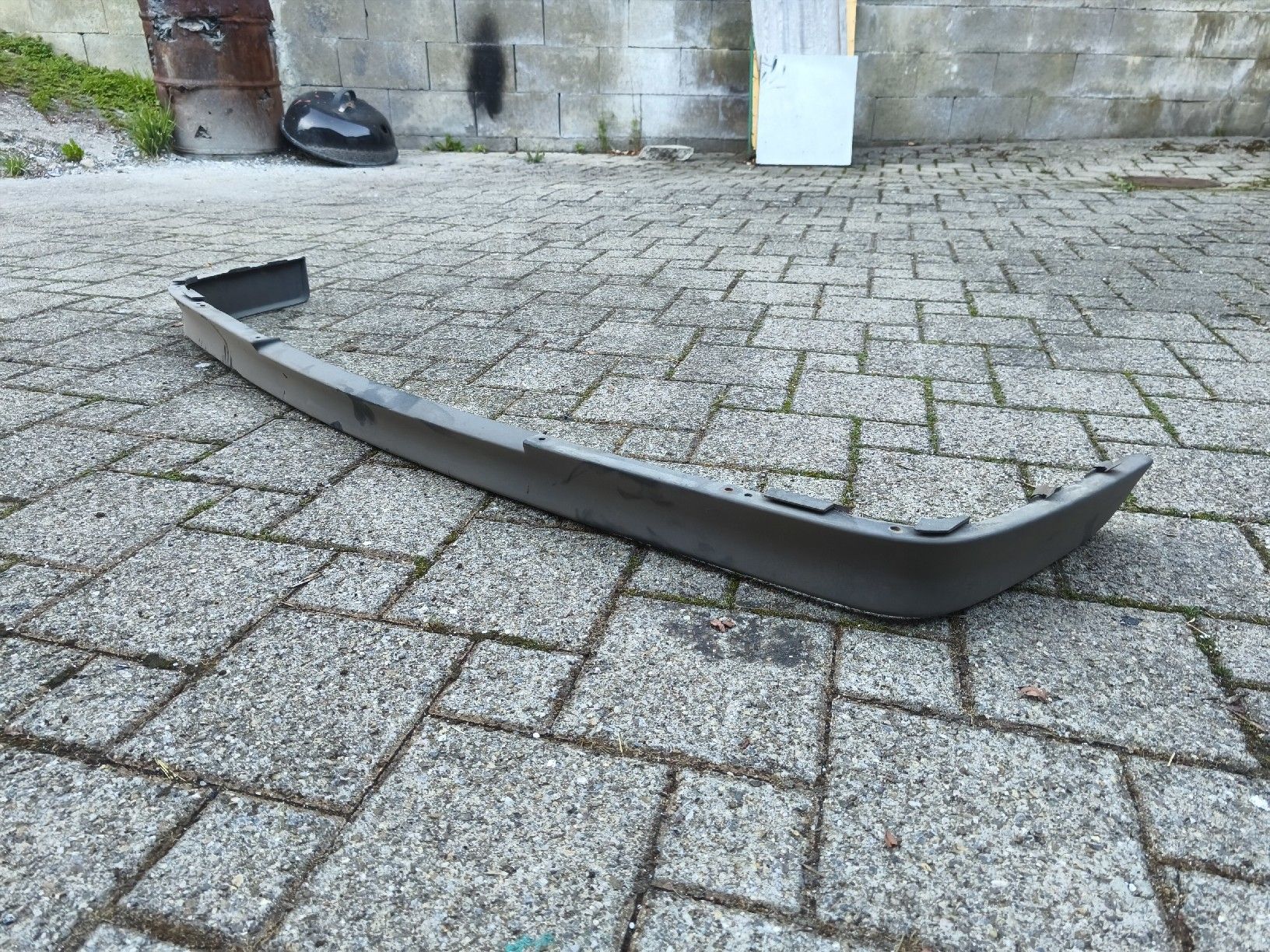Volvo Tutti pezzi di ricambio auto: Volvo 940 Frontspoiler – Usato da Ernetschwil venduto da Volvo0815 1