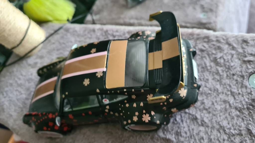 Modellini d'auto: PORSCHE MODELL 911 1:18 – Usato da Ittigen venduto da ROCKY1964