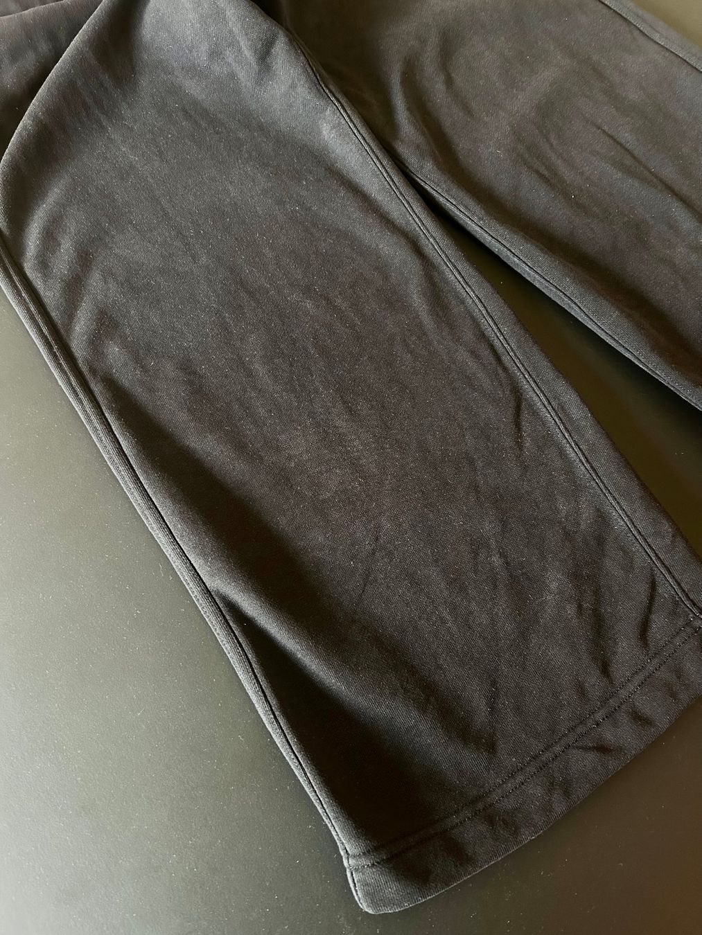 Weekday Pantaloni: WEEKDAY / Sweatpants (Gr. XS-S) – Usato da Dietlikon venduto da Mankai 5