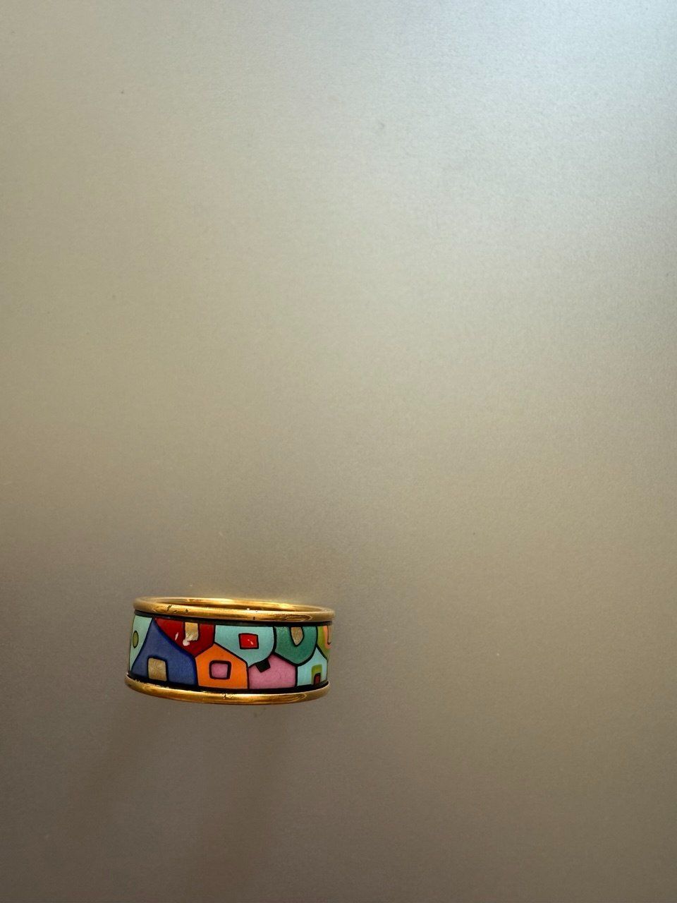 Freywille Anelli: FREYWILLE "Hommage à Hundertwasser" fire-enamel band ring – Usato da Zürich venduto da futurmutur 2