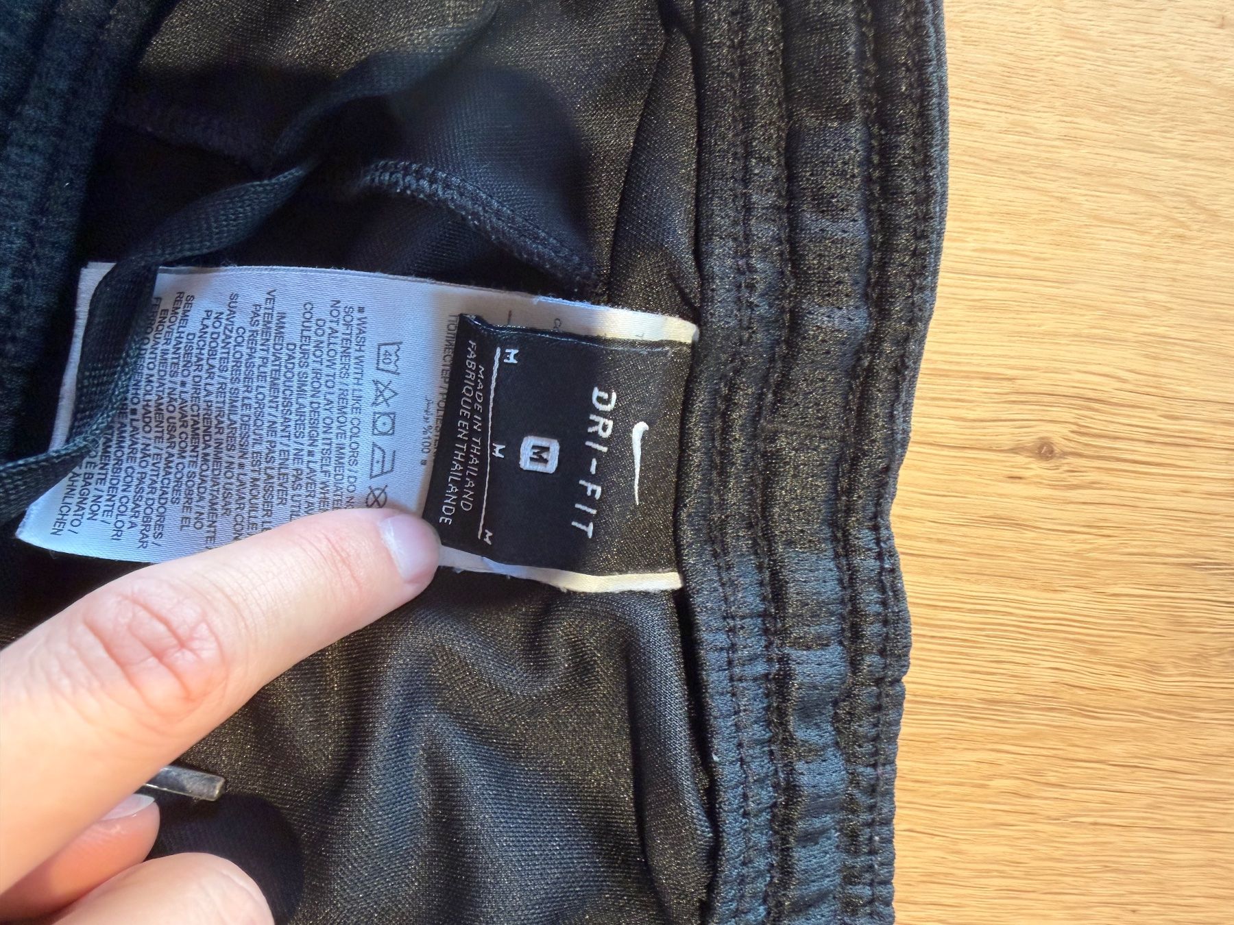 Nike Pantaloni: Nike Sporthose kurz – Usato da Kallnach venduto da Regenbogen44 2