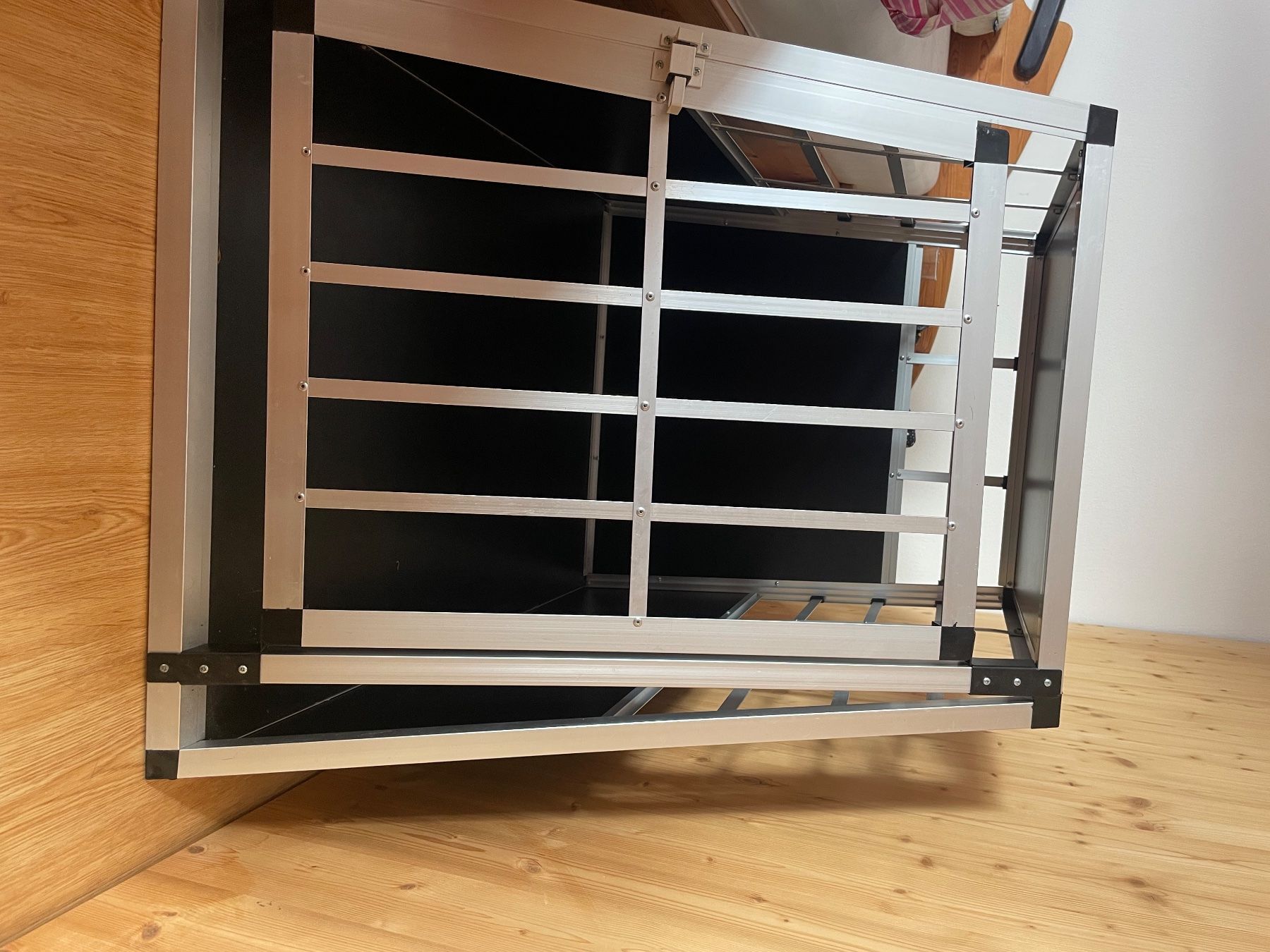 Cages, transport & sécurité: Hundebox zu verkaufen – D'occasion à Scuol par ang_w6bz
