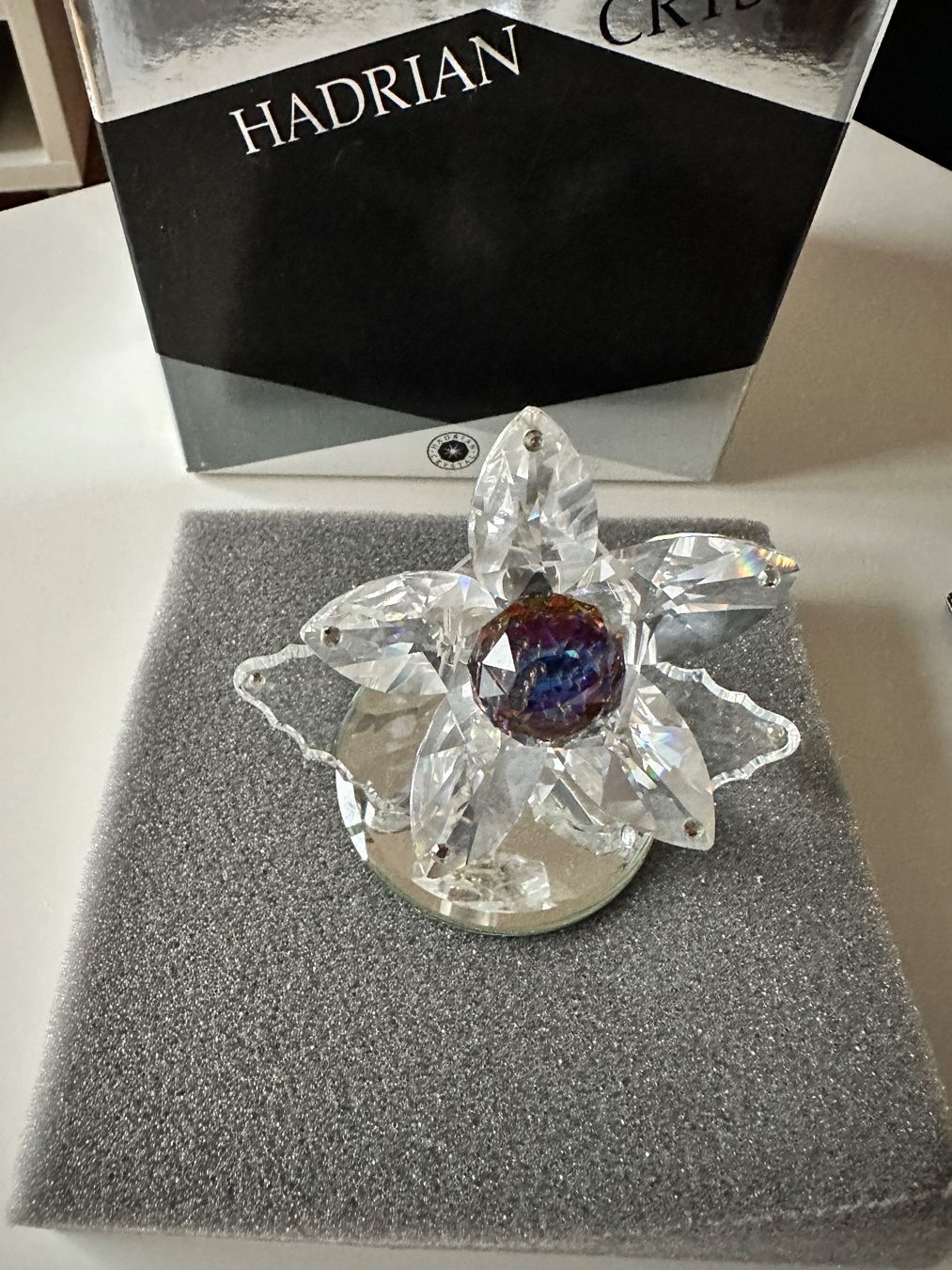 Tutte le decorazioni: Hadrian Crystal Flower Deco – Nuovo e nell'imballaggio originale da Epalinges venduto da Lily2006