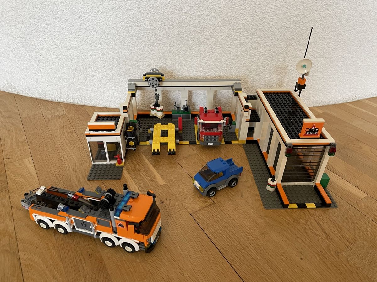 Lego Spielzeuge: Lego City Garage 7642 – Gebraucht aus Wittenbach von