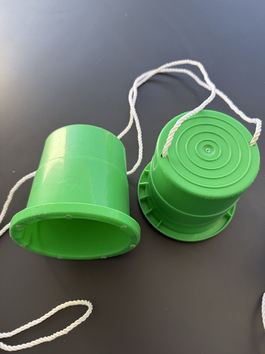 Jouets: Becherstelzen Set 2 Paar Kunststoff – D'occasion à Stäfa par nale068 1