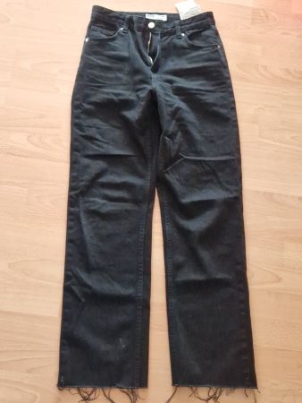 Bershka Jeans, Midwaist Straight Leg Schwarz, Gr. 36