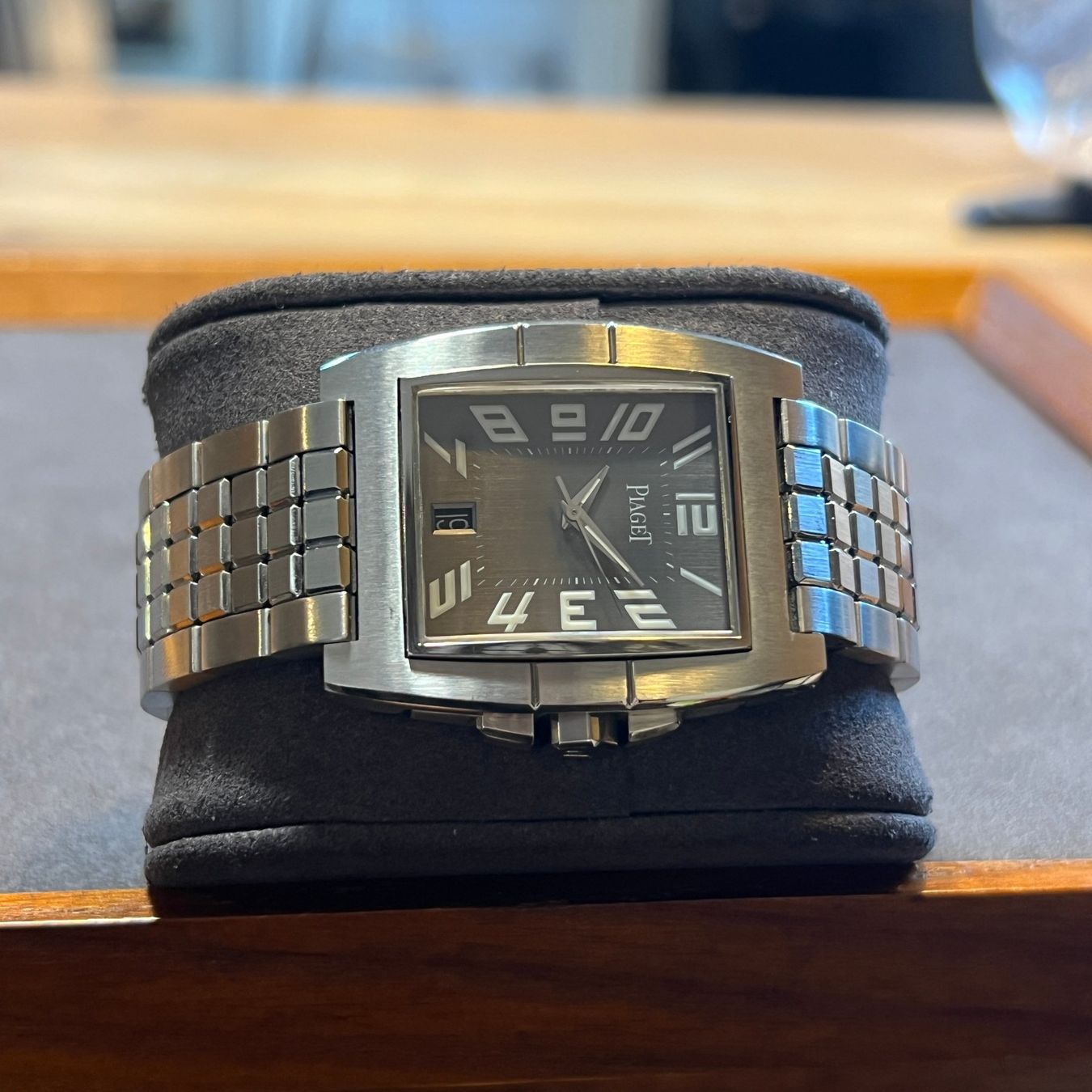 Piaget Montres: FLASH SALE Piaget Upstream Automatic Date Gray Dial 27050 – D'occasion à Carouge GE par Watchaser 6