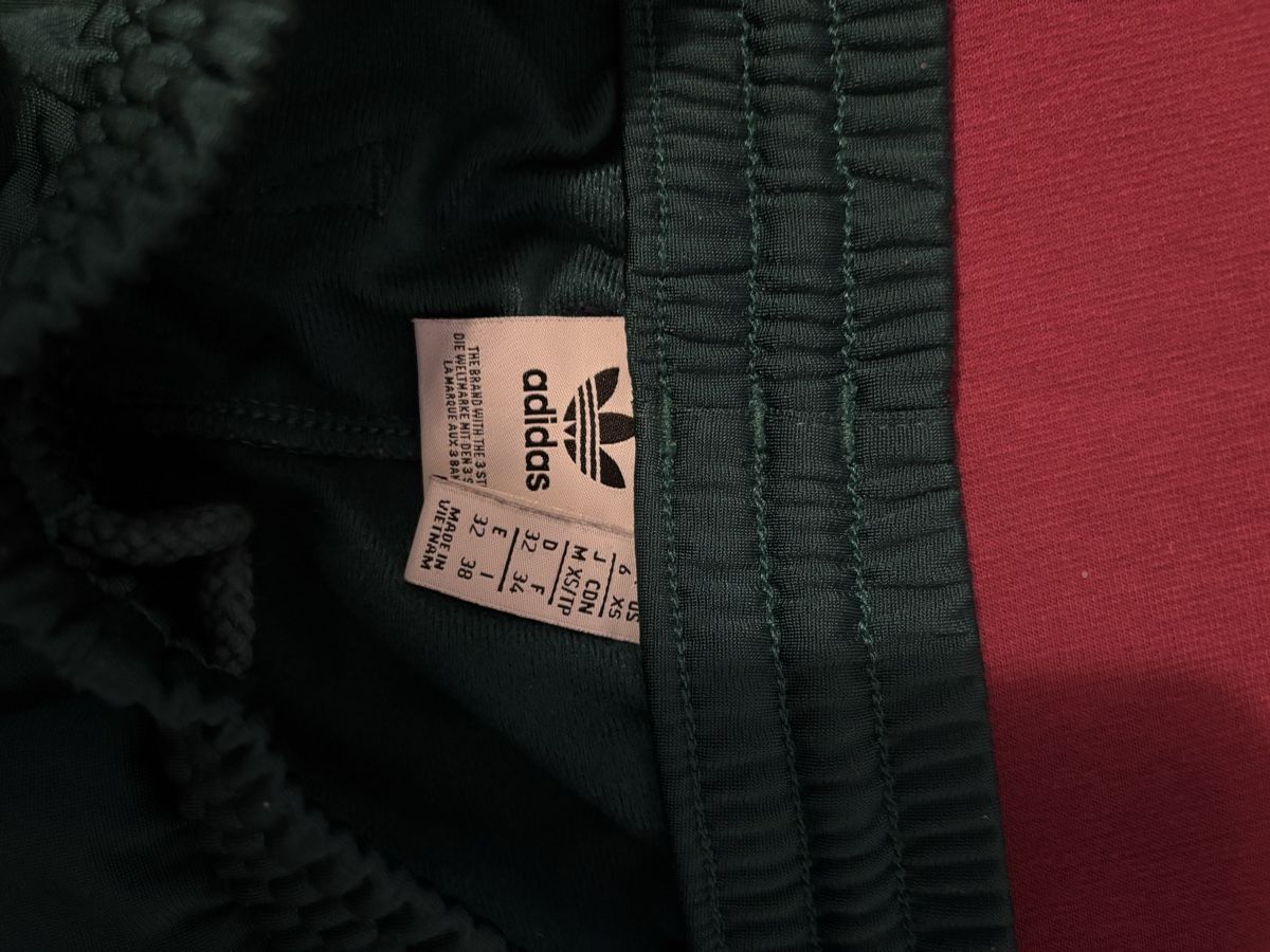Adidas Pantalons: Adidas Shorts neu, XS/32 – Neuf (Voir description) à Zürich par joe_rsz2 2