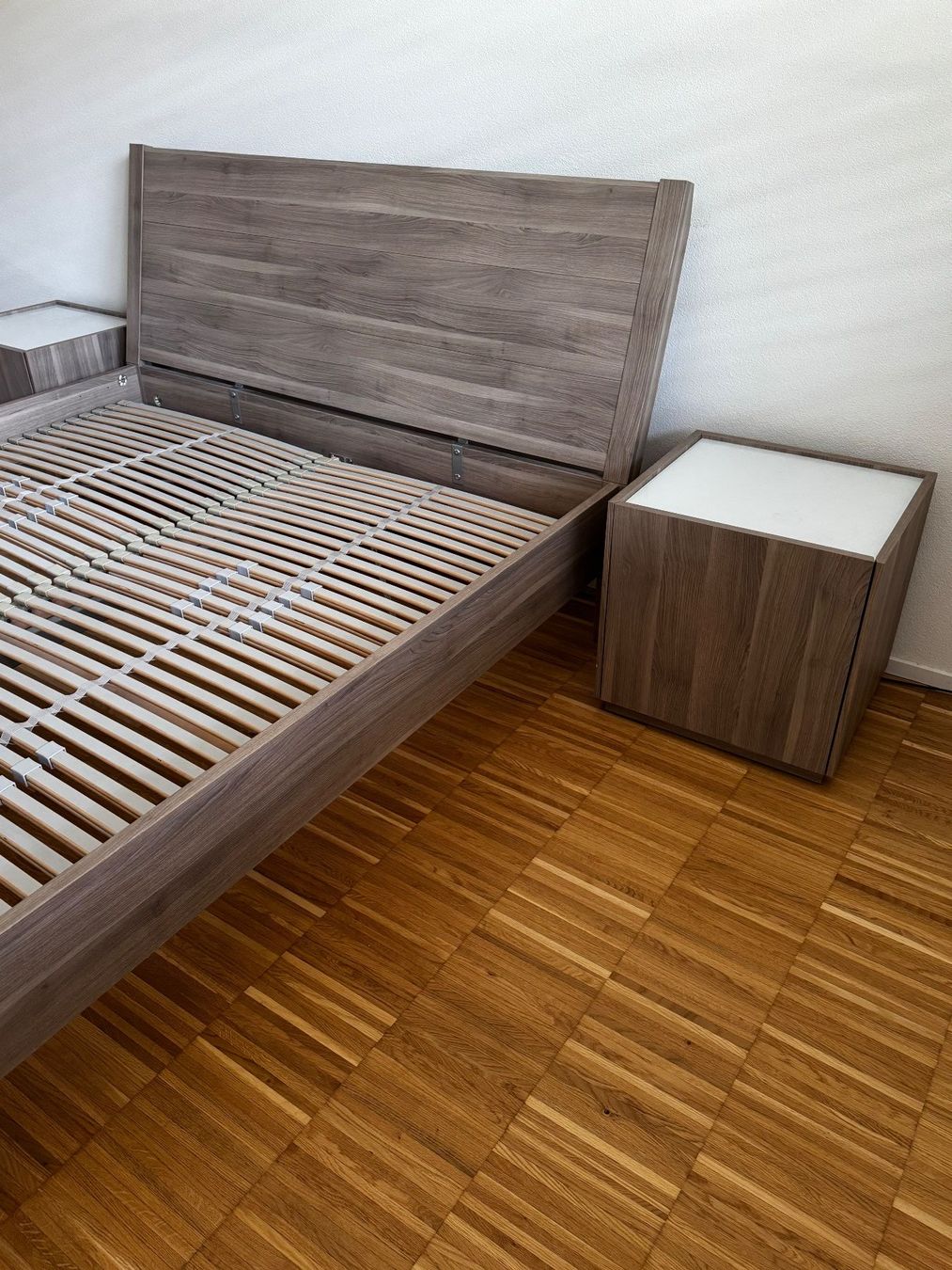 Ikea Letti: Komplettes Schlafzimmer-Bett, Lattenroste, Kommode – Usato da Neuenhof venduto da mas_tfk7 2