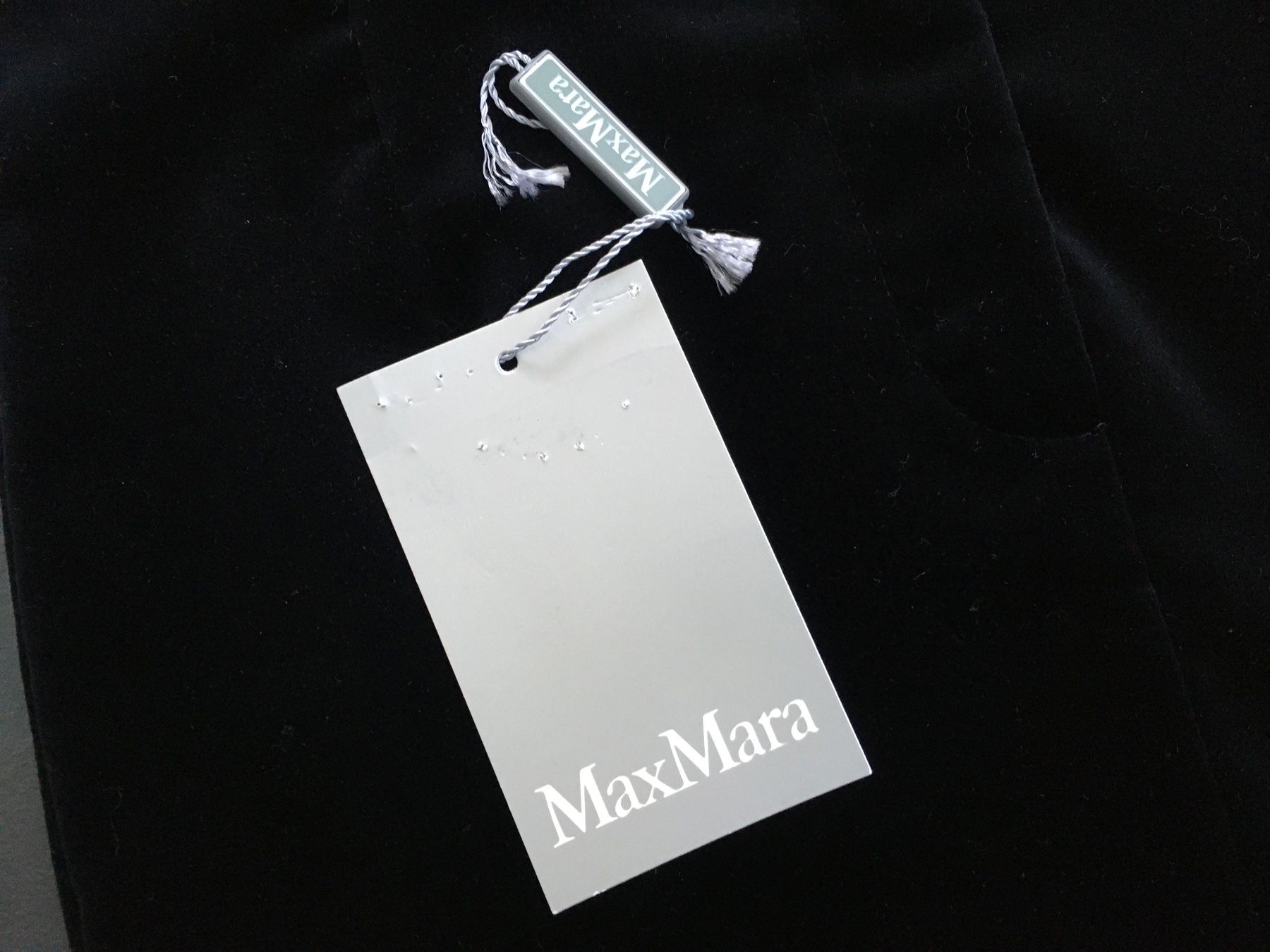Max Mara Gonne: MAX MARA Rock Samt schwarz Gr. 36-38 - NEU – Nuovo (secondo la descrizione) da Zollikofen venduto da spunk65 5