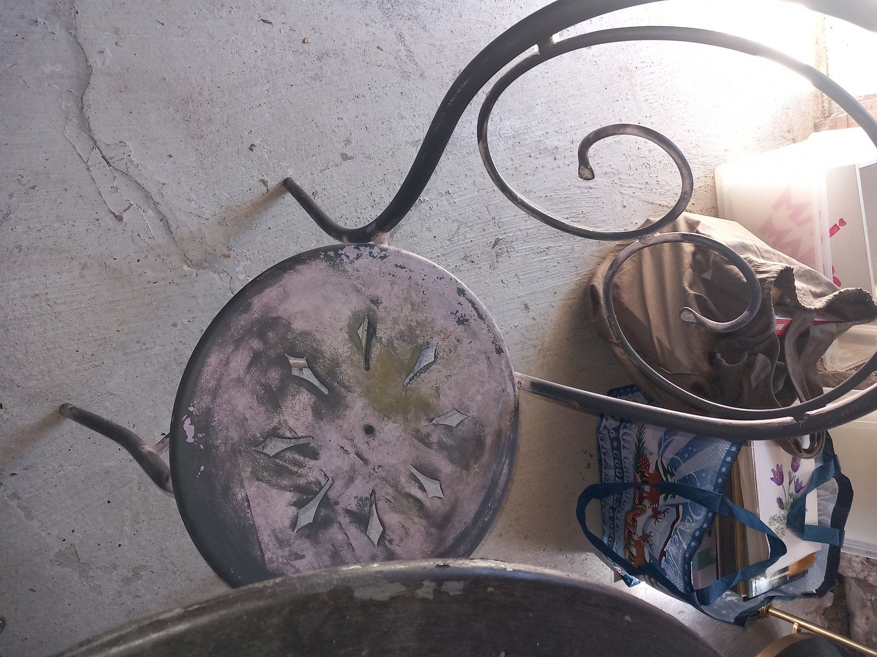 Set di tavolo e panche: Metalltisch klappbar mit 4 Stühlen – Usato da Maschwanden venduto da summernight7 3