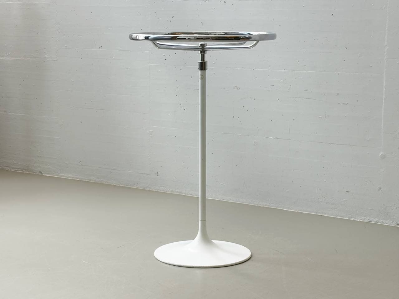 Guardaroba: Mid-Century Kleiderständer von Vitra-Graeter, Schweiz, 1970 – Usato da Zürich venduto da LeMoege