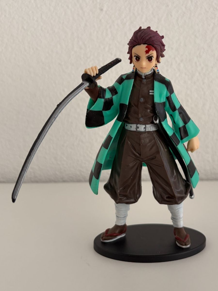 Statuette: Tanjiro Kamado – Usato da Fehraltorf venduto da BroStrand