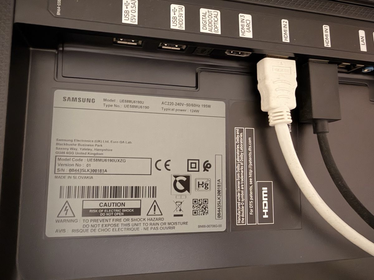 Sony Konsolen: Playstation 5 Bundle mit Tv,Möbel,Games und Controller – Gebraucht aus Bergdietikon von Peacce 5