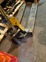 Hubwagen manuell gebraucht gelb Arbeitsbereit