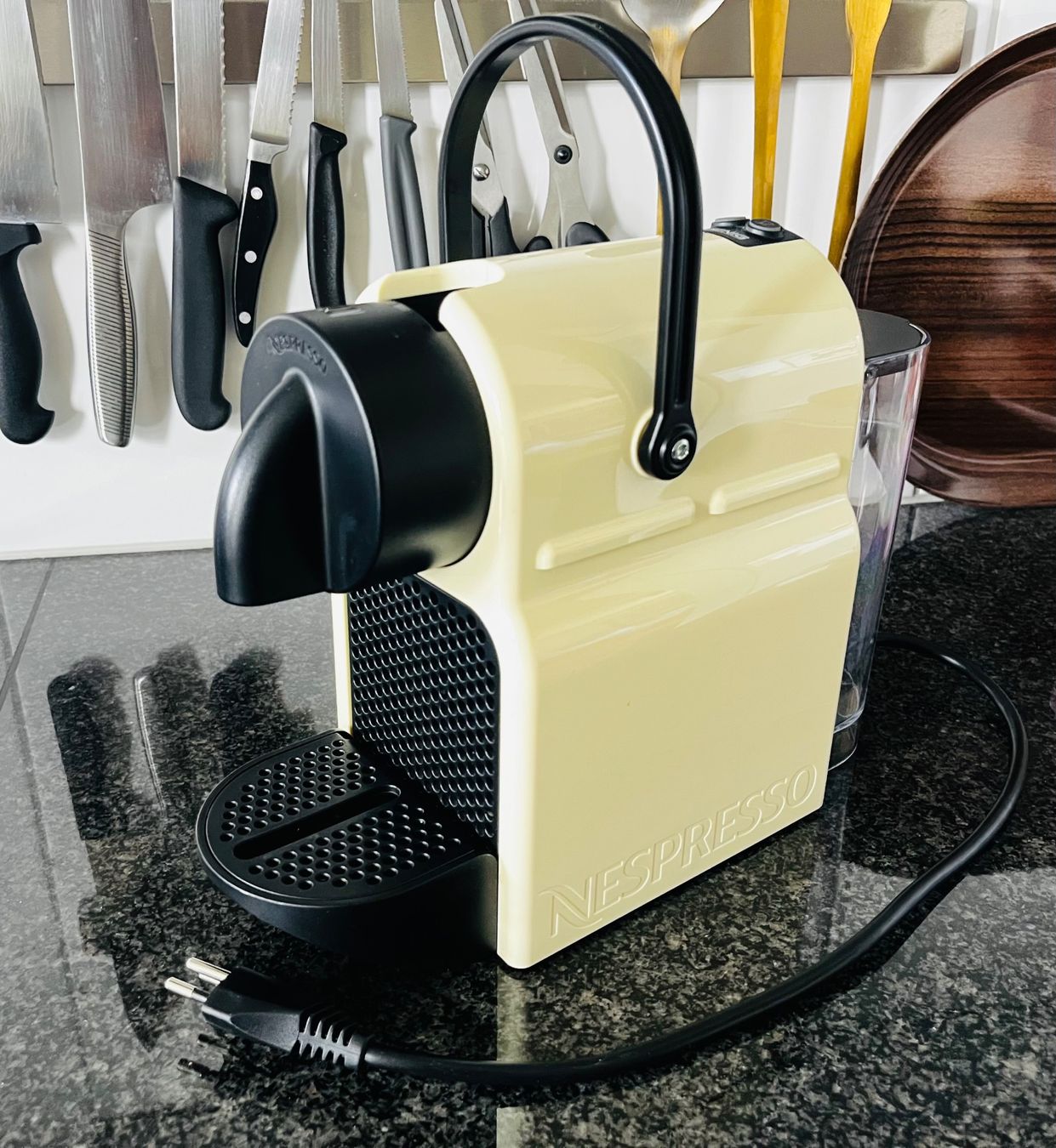 Nespresso Machines à café & Machines à expresso: Nespresso Kapselmaschine – D'occasion à Eiken par naked