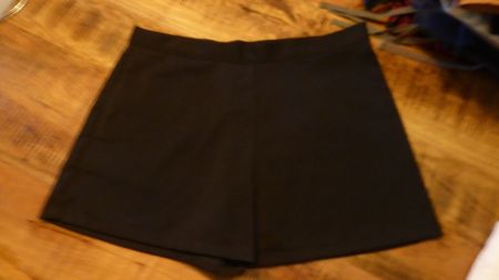 schöne elegante Sommer Kurz Hose Gr M Bund 40cm DEERVA