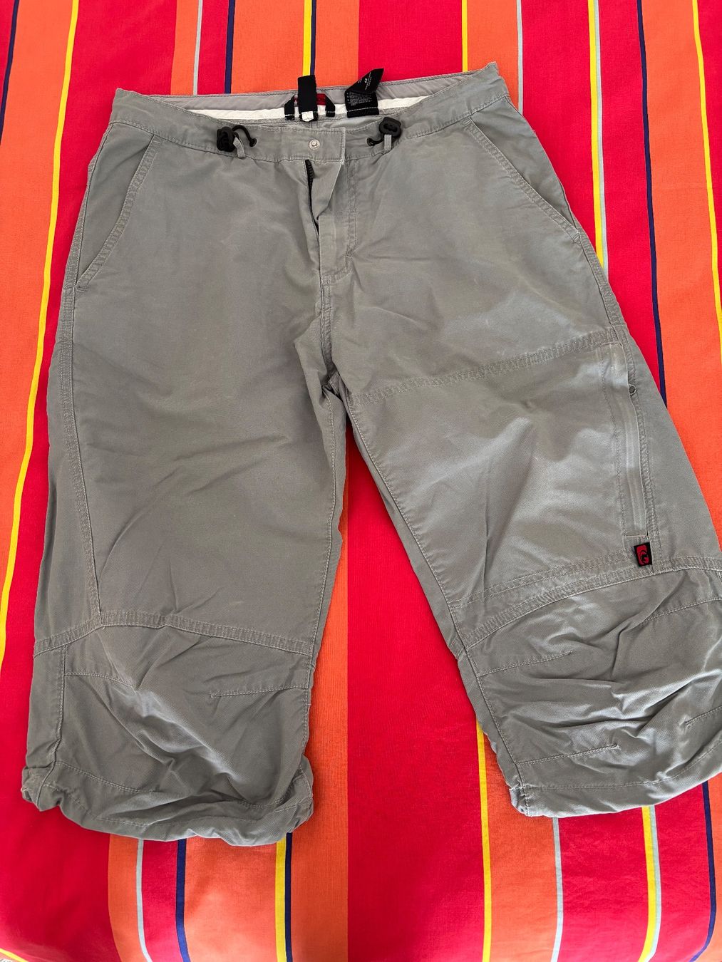 Lotti di vestiti: Pantaloncini 2xTimezone e 2X H&M – Usato da Gordola venduto da ncr_2ggh