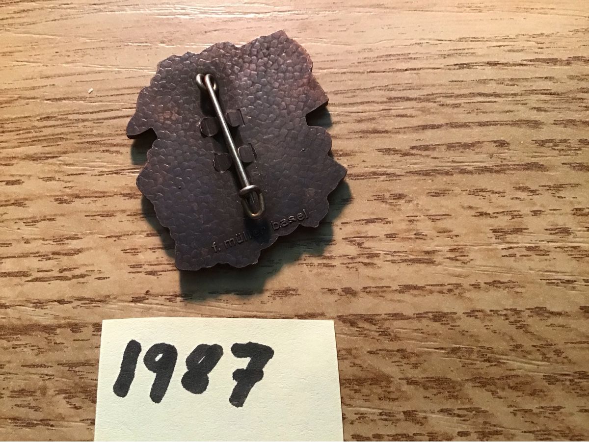 Basler Placchette & Badge: Baslerfasnachtsplaketten 1987 – Usato da Arlesheim venduto da printz01 1