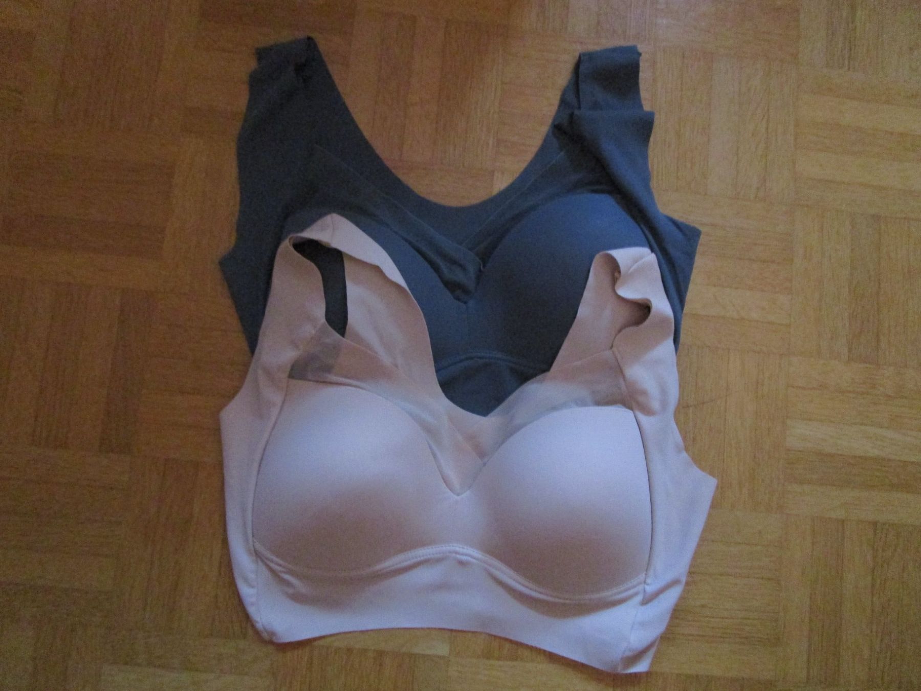 Top: 2  Tops neu – Usato da Birmenstorf AG venduto da Edelweiss25