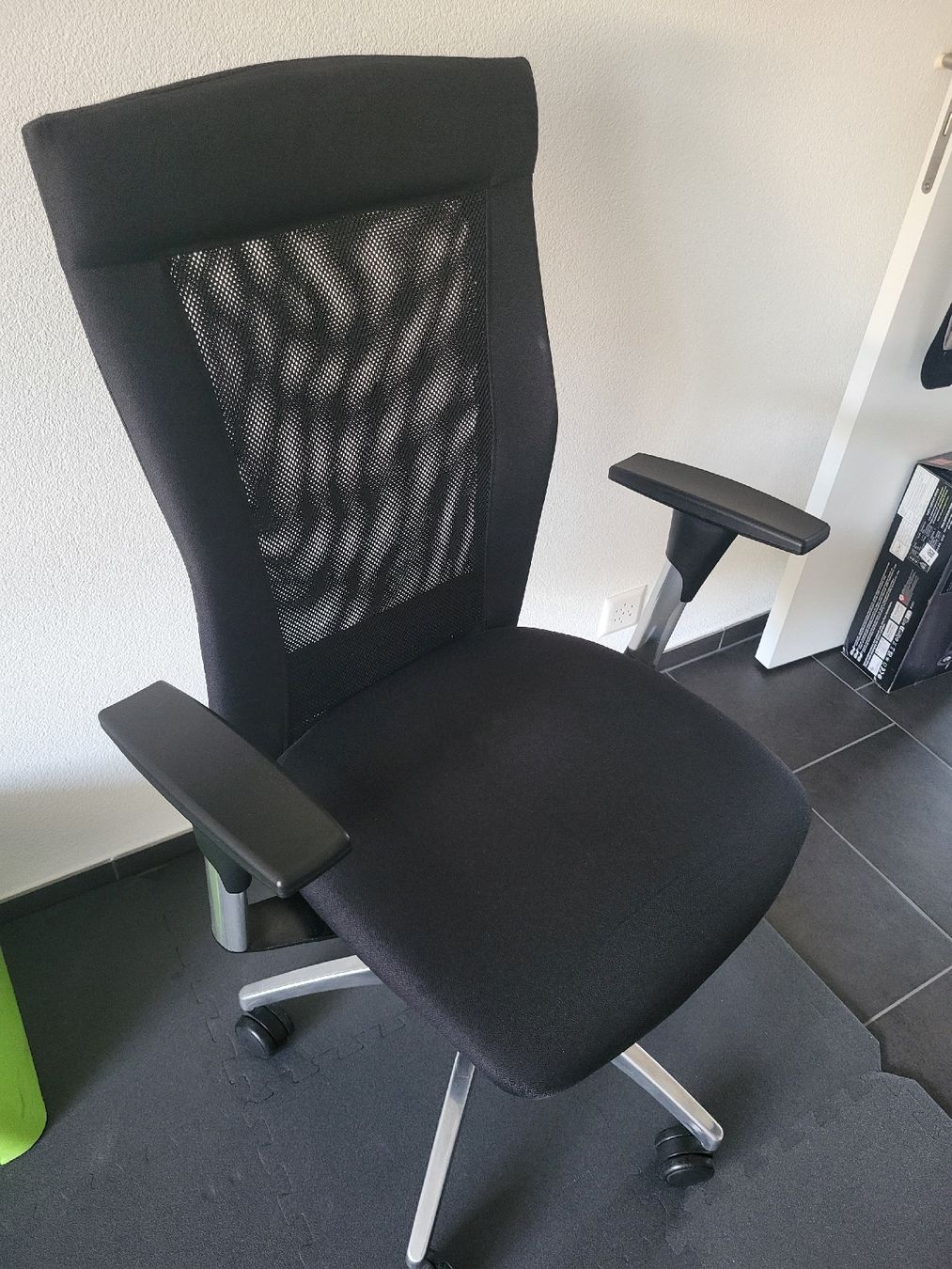 Stühle: Bürostuhl schwarz – Defekt aus Staufen von wasauimmer