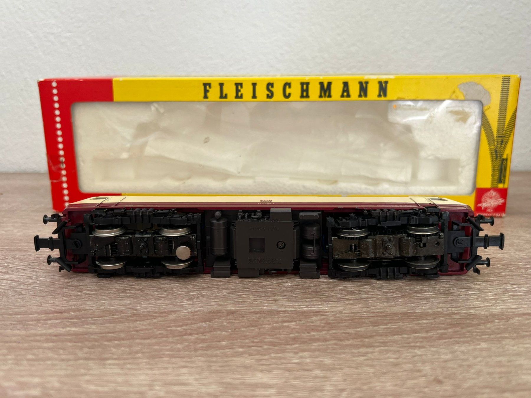 Fleischmann Modellini di ferrovie: Fleischmann 4350 E-Lok BR 120 DB H0 – Usato da St-Aubin-Sauges venduto da Lo_Go 5