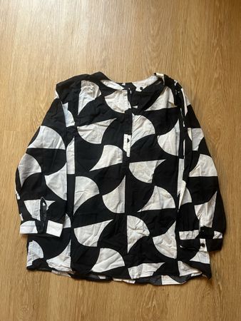 Damen Bluse schwarz-weiss Muster Grösse M