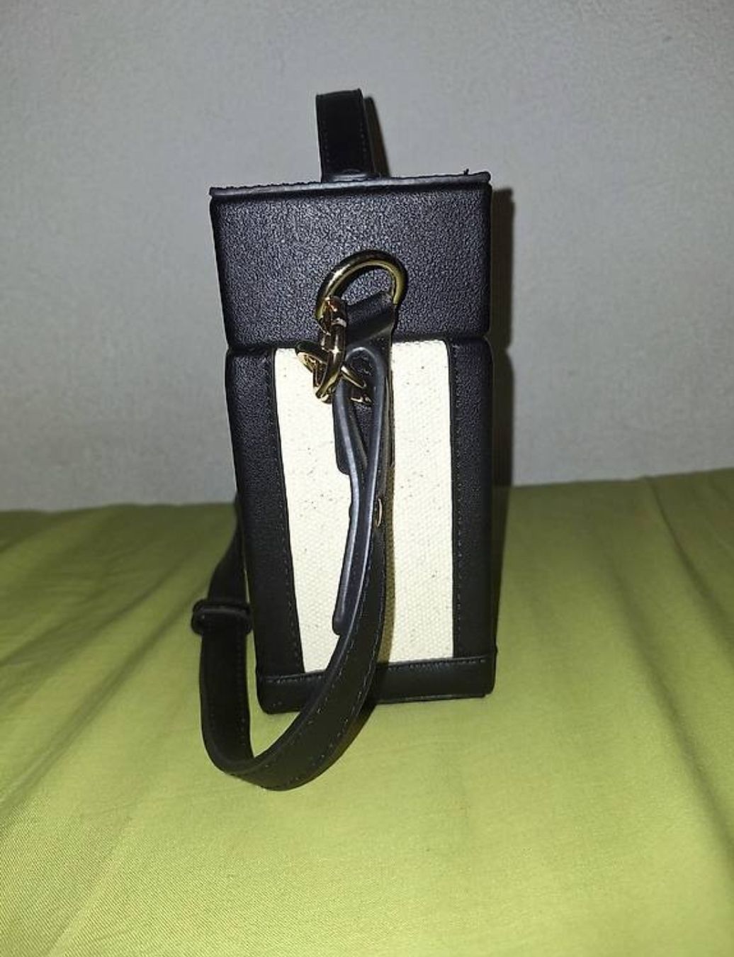 Borse da donna: Borsa stile Box Bag – Usato da Vezia venduto da MelRush 3