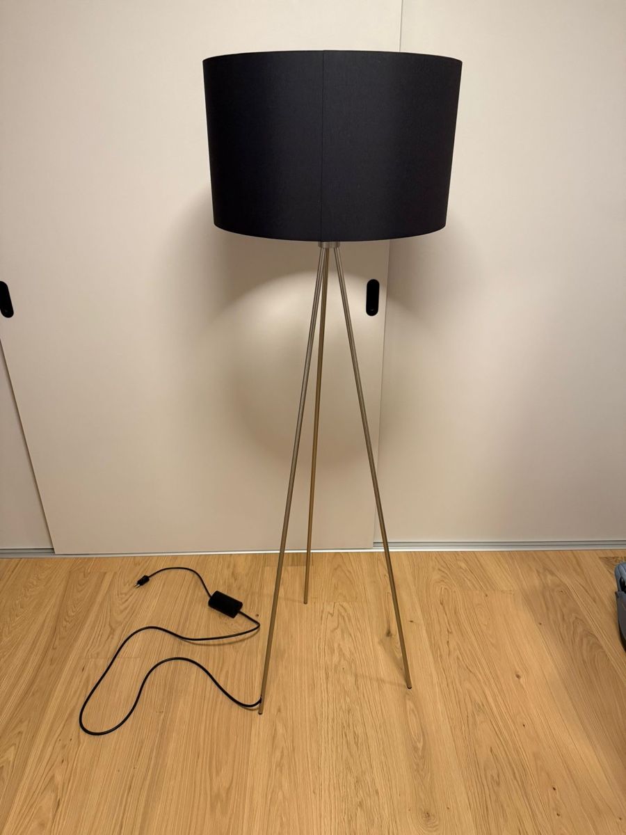 Lampade: Schöne Stehlampe - Tripod Design – Usato da Klingnau venduto da kel_tnz2