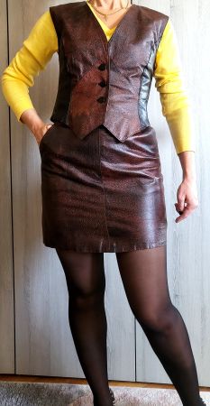 Jupe et gilet en cuir. Taille 34.
