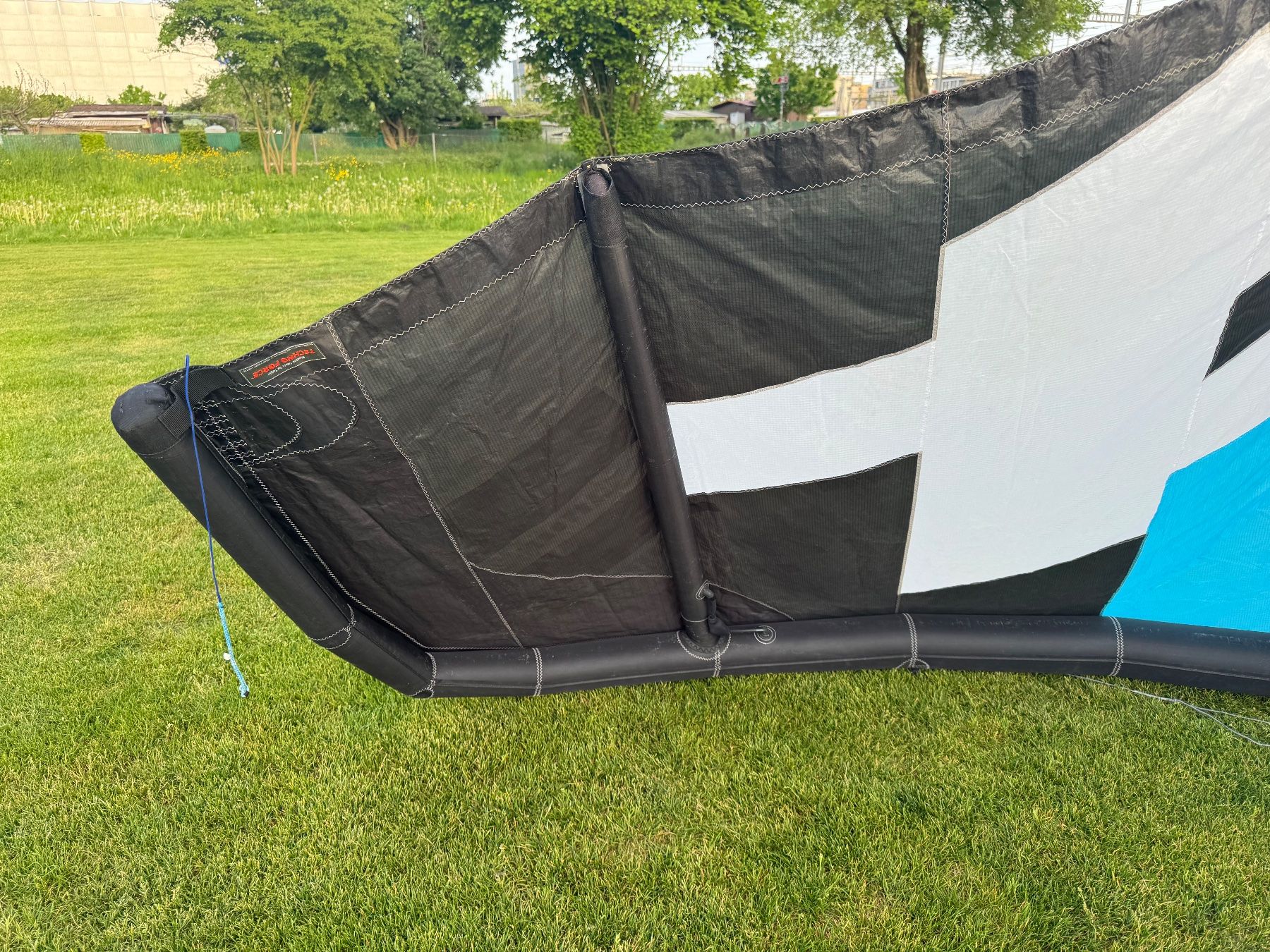 Ozone Aquilone: Ozone C4 11m (2014) - Freestyle / Unhooked Kite – Usato da Zürich venduto da vincent.clifford 3