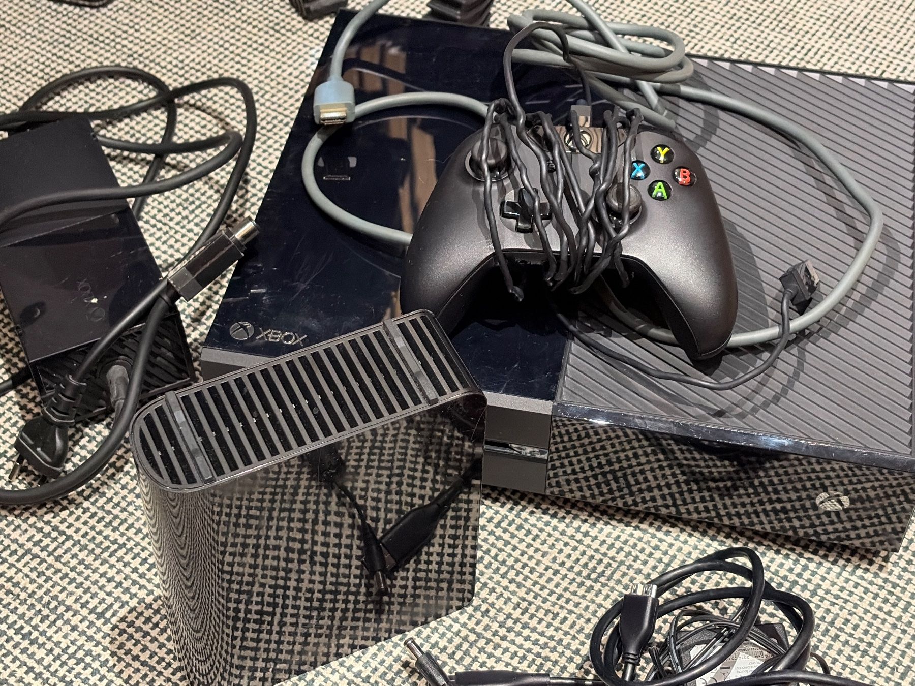 Microsoft Console: Xbox One 500GB / 1 Controller / 2TB Festplatte – Usato da Magden venduto da Raybs7 1