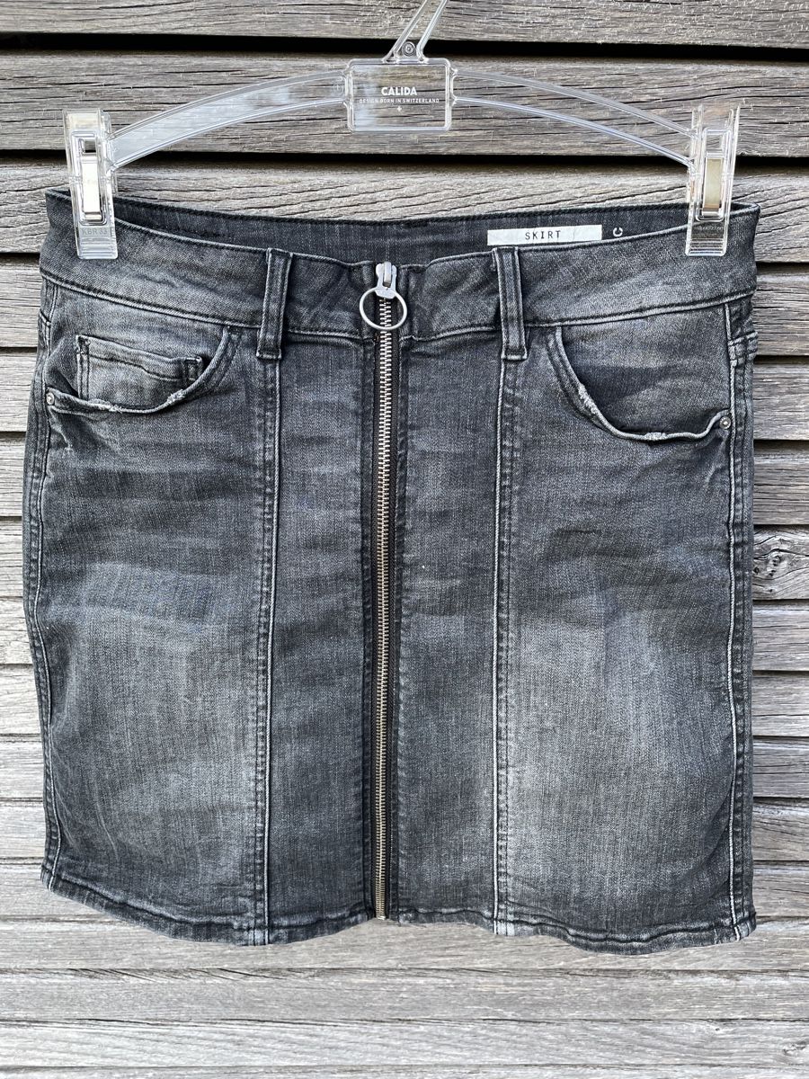Jupes: edc Jeansrock – D'occasion à Schwarzenburg par Sportback05