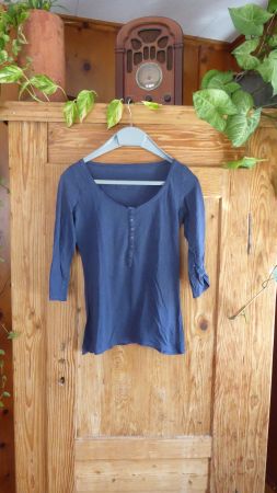 Sweatshirt Gr M blau mit Knöpfen