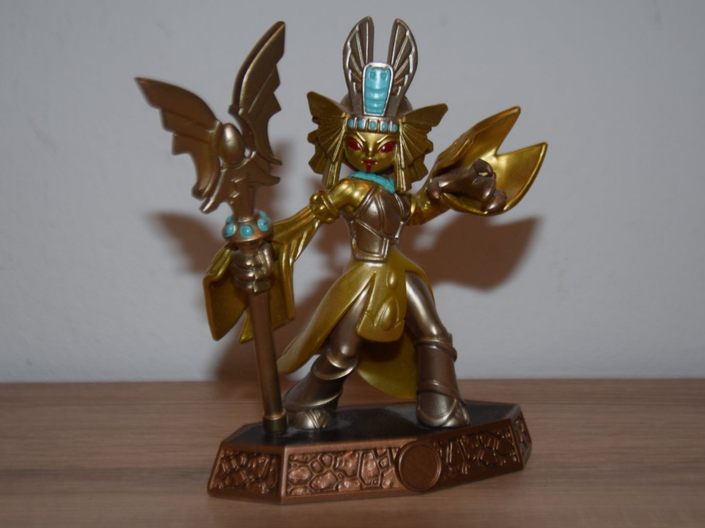 Statuette: Skylanders Imaginators Figur: Golden Queen – Usato da Mezzovico venduto da finsteraar