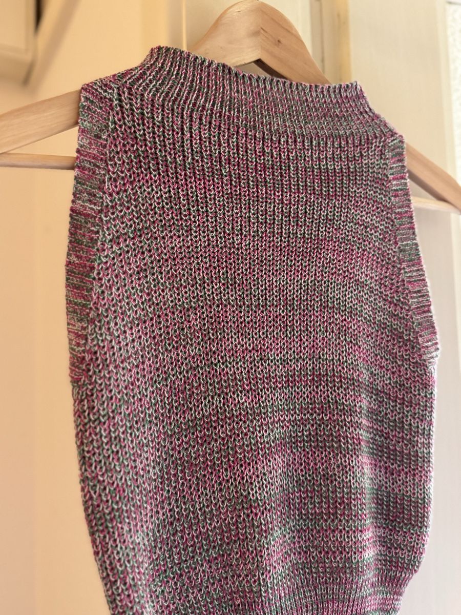 Gilet & Giacche senza maniche: Hand-knitted sleeveless top for summer, size S, unique. – Nuovo (secondo la descrizione) da Zürich venduto da olalinda 1